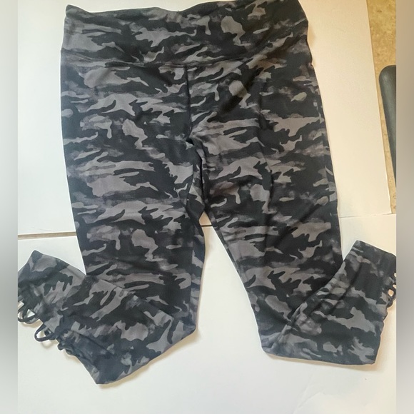 Maurice’s black/gray camo leggings - Picture 1 of 5